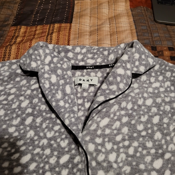 DKNY Pajama Button-Up Long Sleeve Top Grey White Women's Size X-Small XS Shirt - Picture 7 of 9